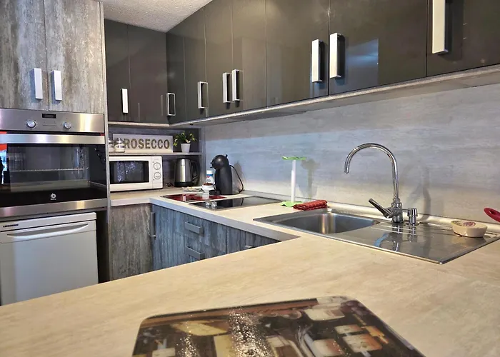 Stylish Duplex In Parque Santiago Ii 아파트